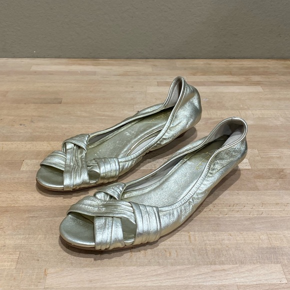Cole Haan Gold Leather Peep Toe Wedge Slip On Flats Women’s Size 7B - Picture 4 of 7